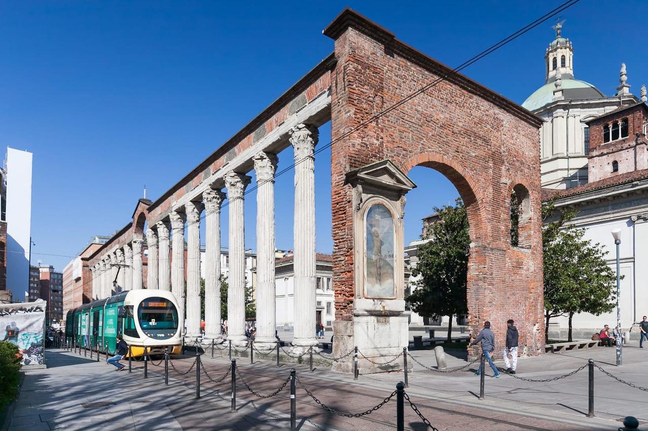Duomo Views, Light, Jungle-Inspired Studio With Terrace Milano Exteriör bild